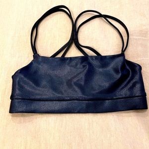 Carbon 38 iridescent criss crisd sports bra sz SM blue black color